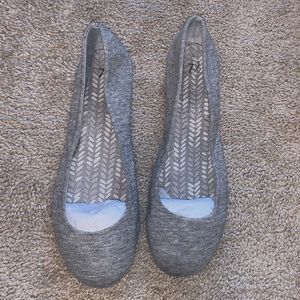 Marled Grey Flats